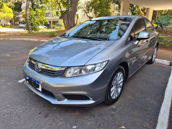 HONDA CIVIC 1.8 LXS 16V FLEX 4P AUTOMÁTICO HONDA CIVIC 1.8 LXS 16V FLEX 4P AUTOMÁTICO